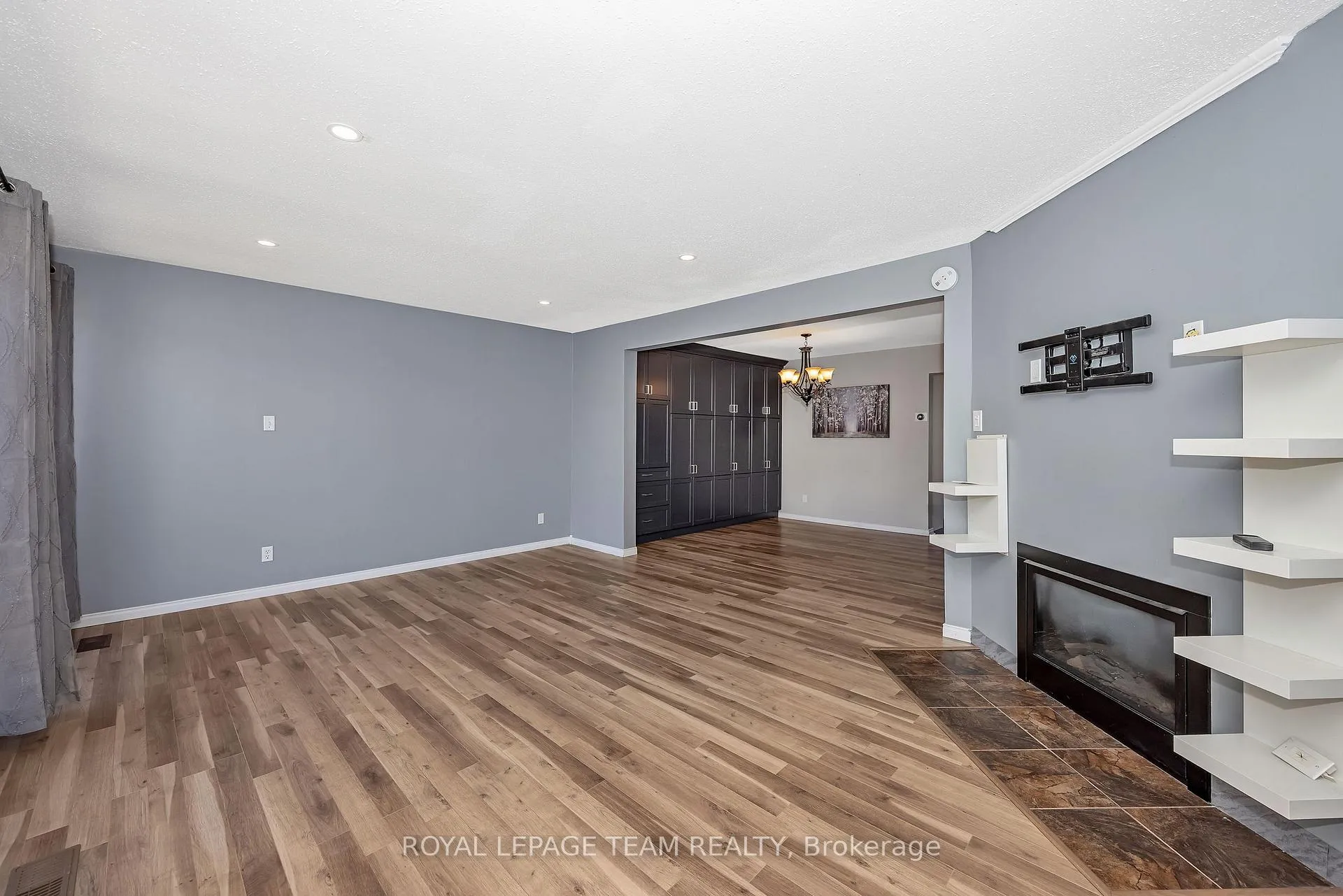 Photo 8 of Unit C, 276 Dalehurst Drive, Ottawa, Tanglewood — HOMEH