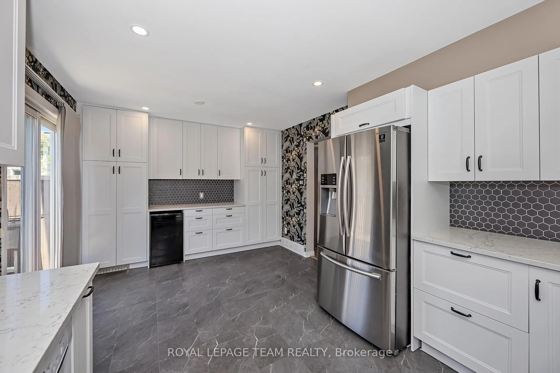 Photo 14 of Unit C, 276 Dalehurst Drive, Ottawa, Tanglewood — HOMEH