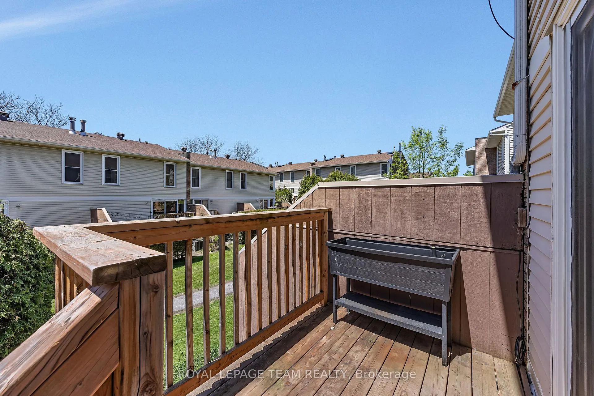 Photo 15 of Unit C, 276 Dalehurst Drive, Ottawa, Tanglewood — HOMEH