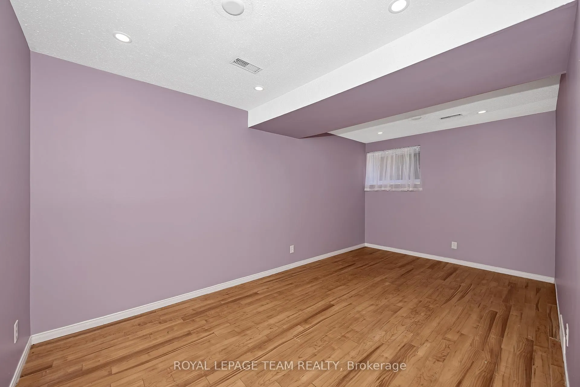 Photo 28 of Unit C, 276 Dalehurst Drive, Ottawa, Tanglewood — HOMEH