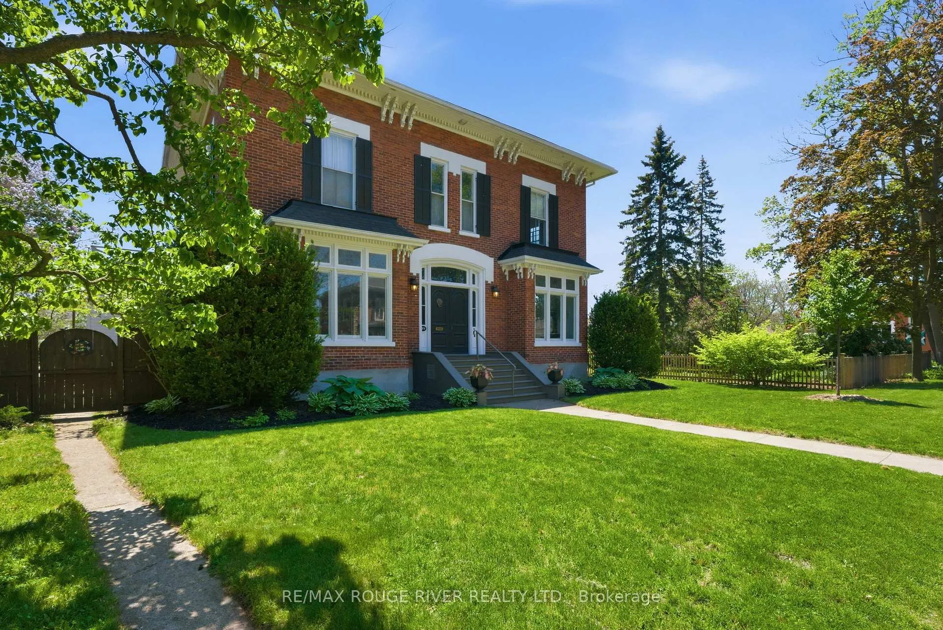 Photo 2 of 77 Havelock Street, Cobourg — HOMEH