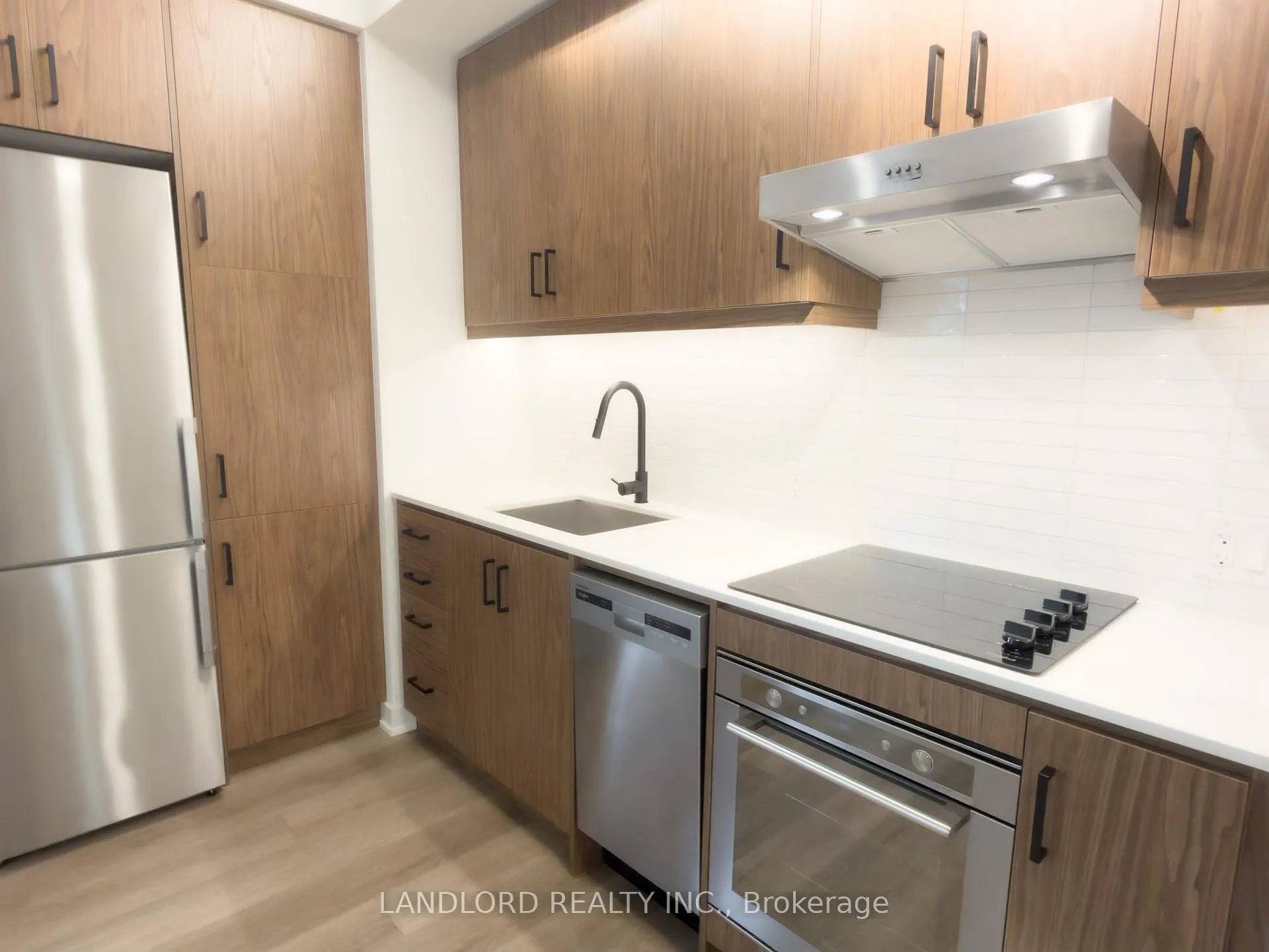Photo 4 of Unit 501, 9 Tecumseth Street, Toronto, Niagara — HOMEH