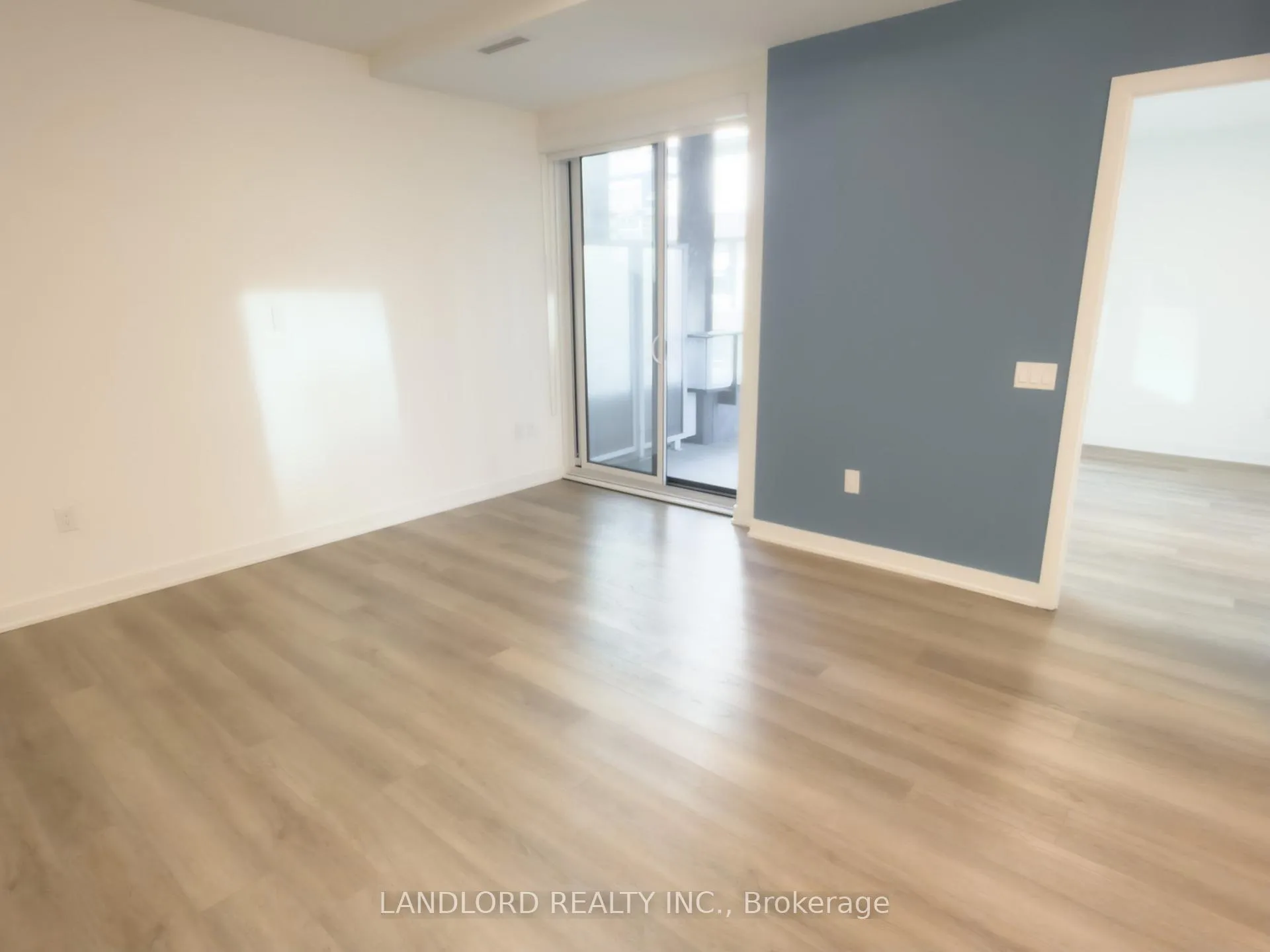 Photo 7 of Unit 501, 9 Tecumseth Street, Toronto, Niagara — HOMEH