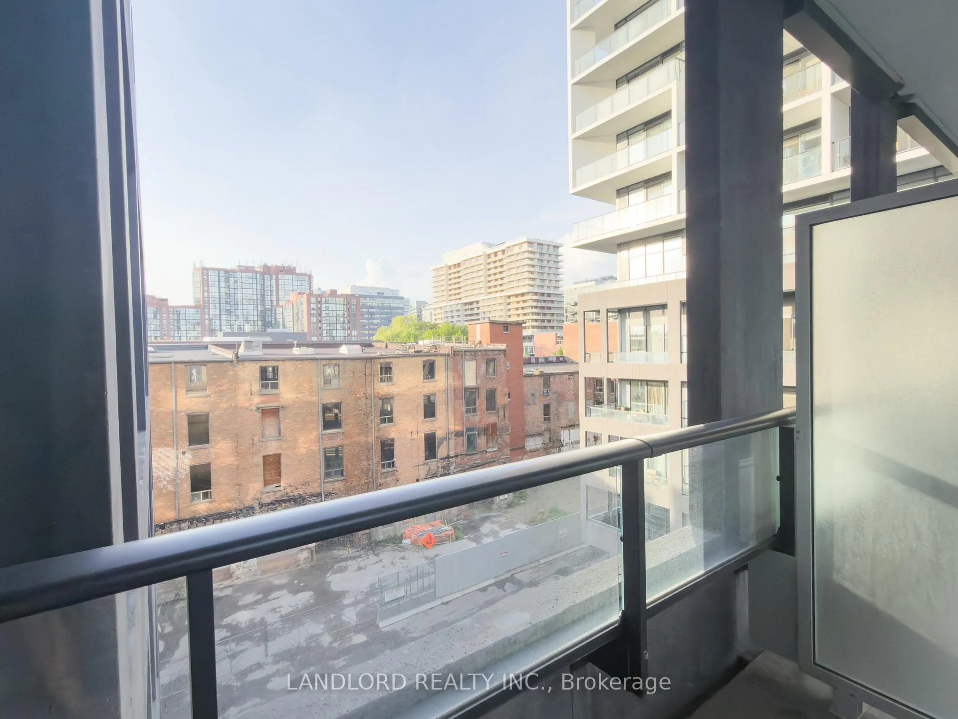 Photo 10 of Unit 501, 9 Tecumseth Street, Toronto, Niagara — HOMEH