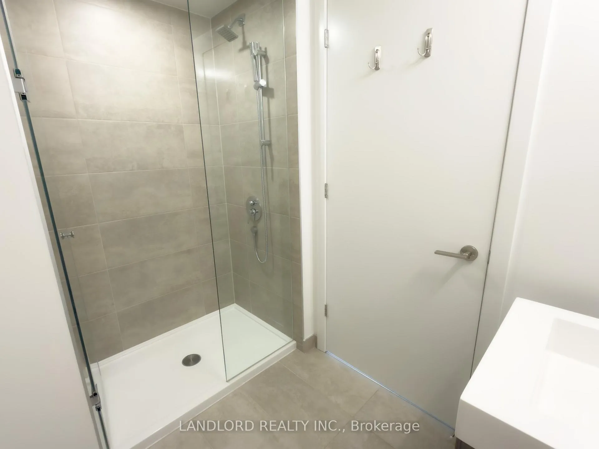 Photo 15 of Unit 501, 9 Tecumseth Street, Toronto, Niagara — HOMEH