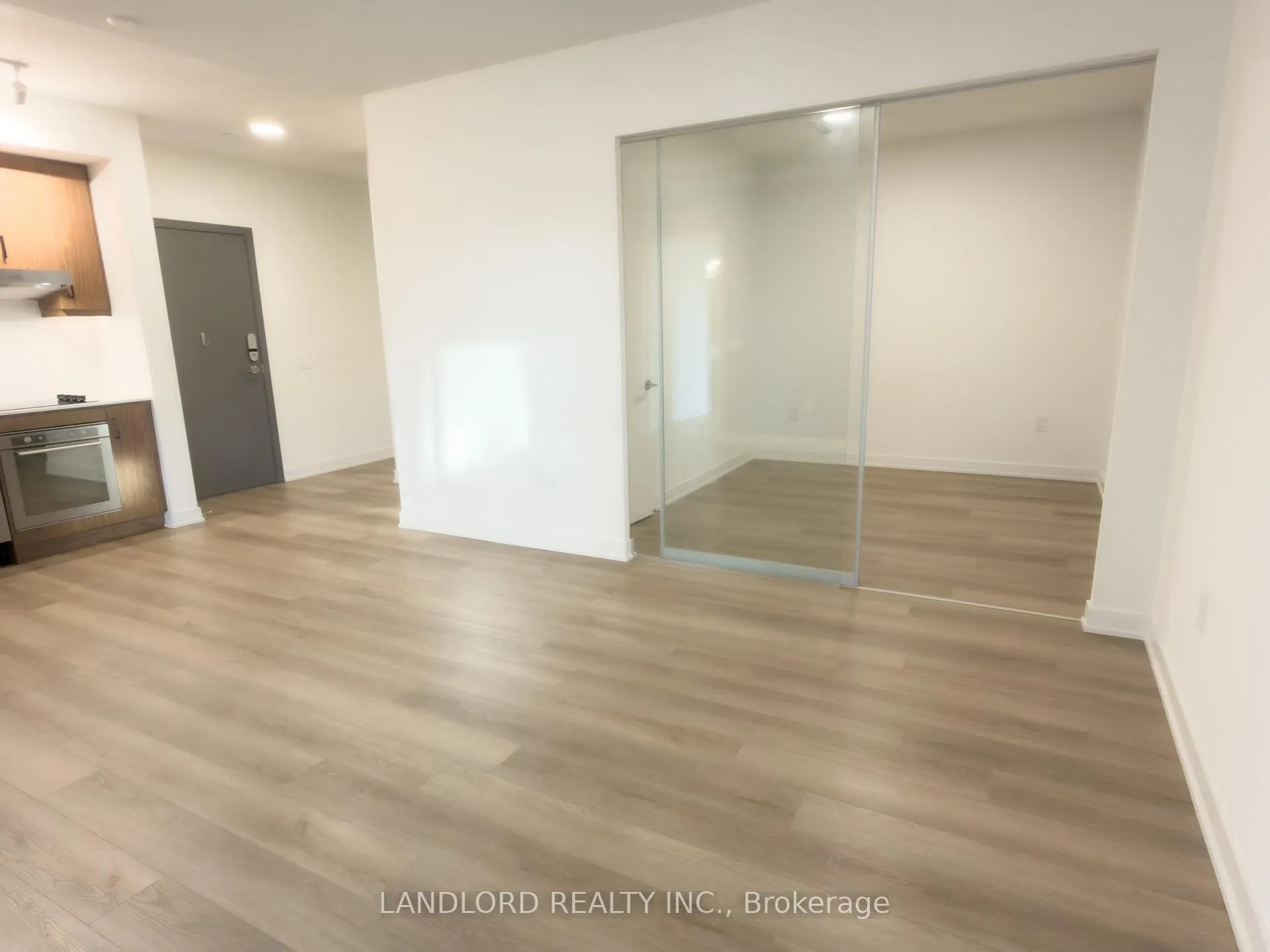 Photo 17 of Unit 501, 9 Tecumseth Street, Toronto, Niagara — HOMEH