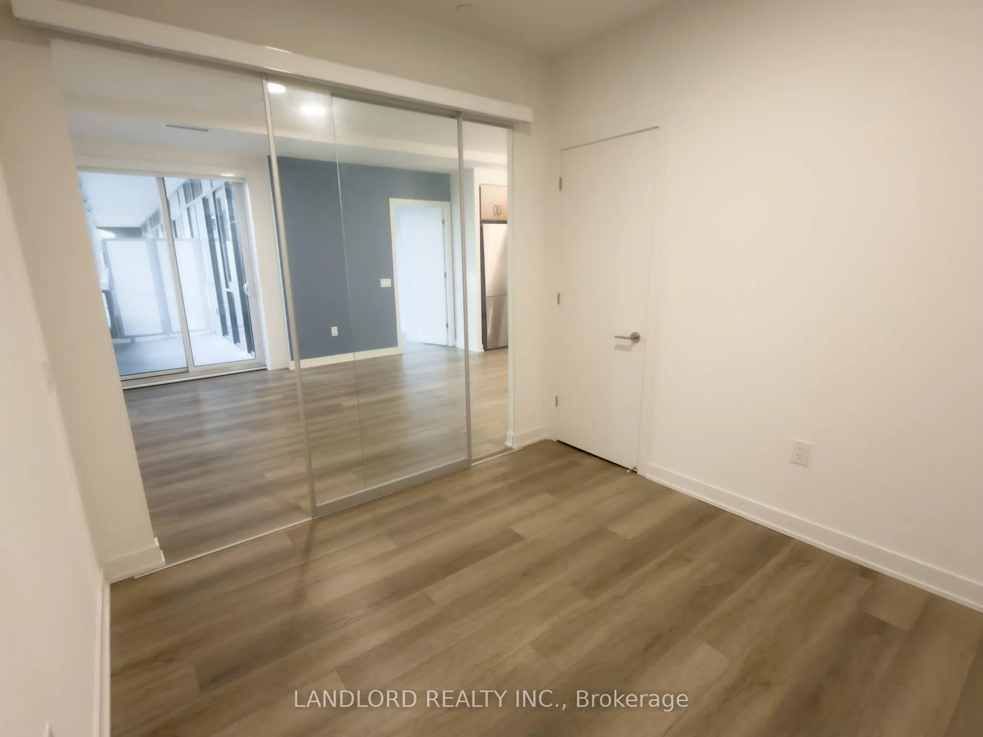 Photo 18 of Unit 501, 9 Tecumseth Street, Toronto, Niagara — HOMEH