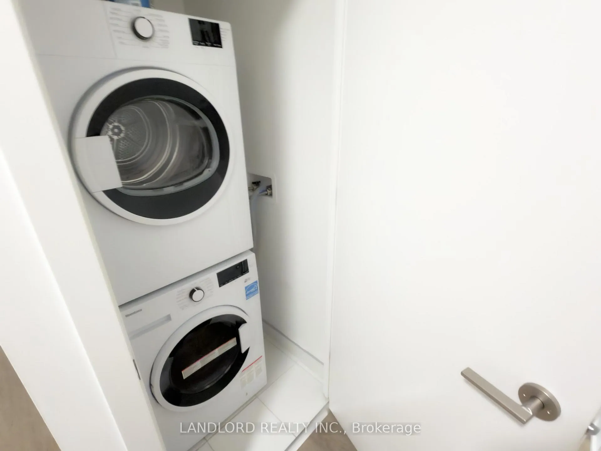Photo 23 of Unit 501, 9 Tecumseth Street, Toronto, Niagara — HOMEH