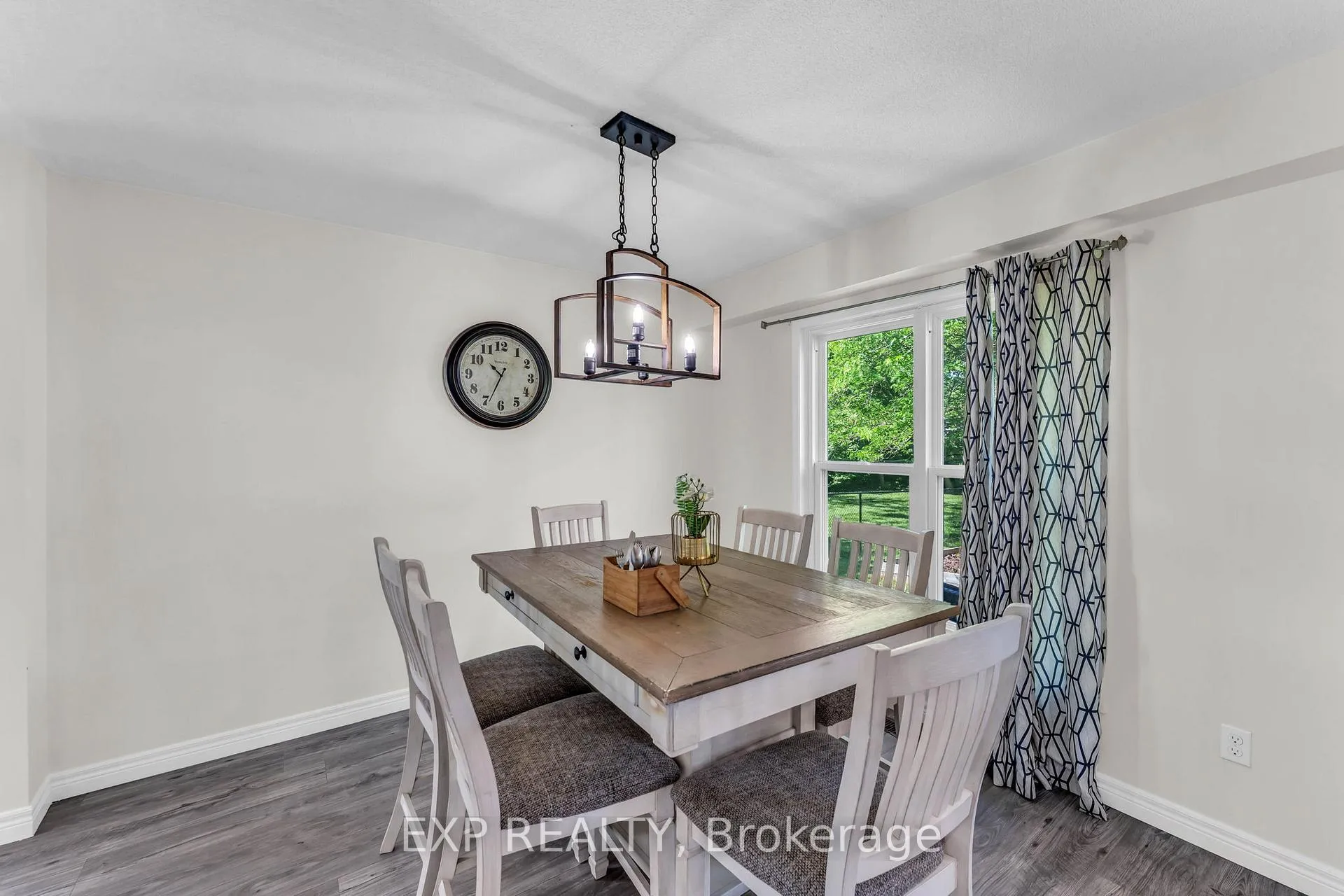 Photo 8 of 5187 Mulberry Drive, Lincoln, Beamsville — HOMEH