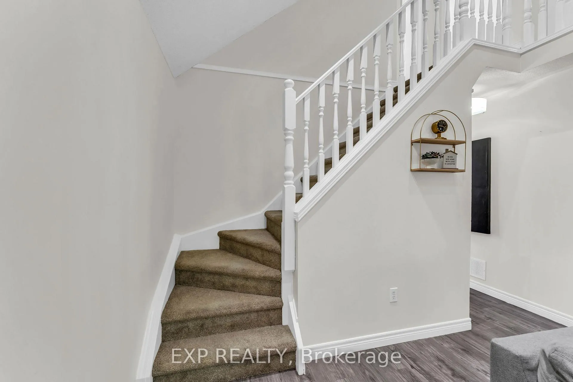 Photo 12 of 5187 Mulberry Drive, Lincoln, Beamsville — HOMEH