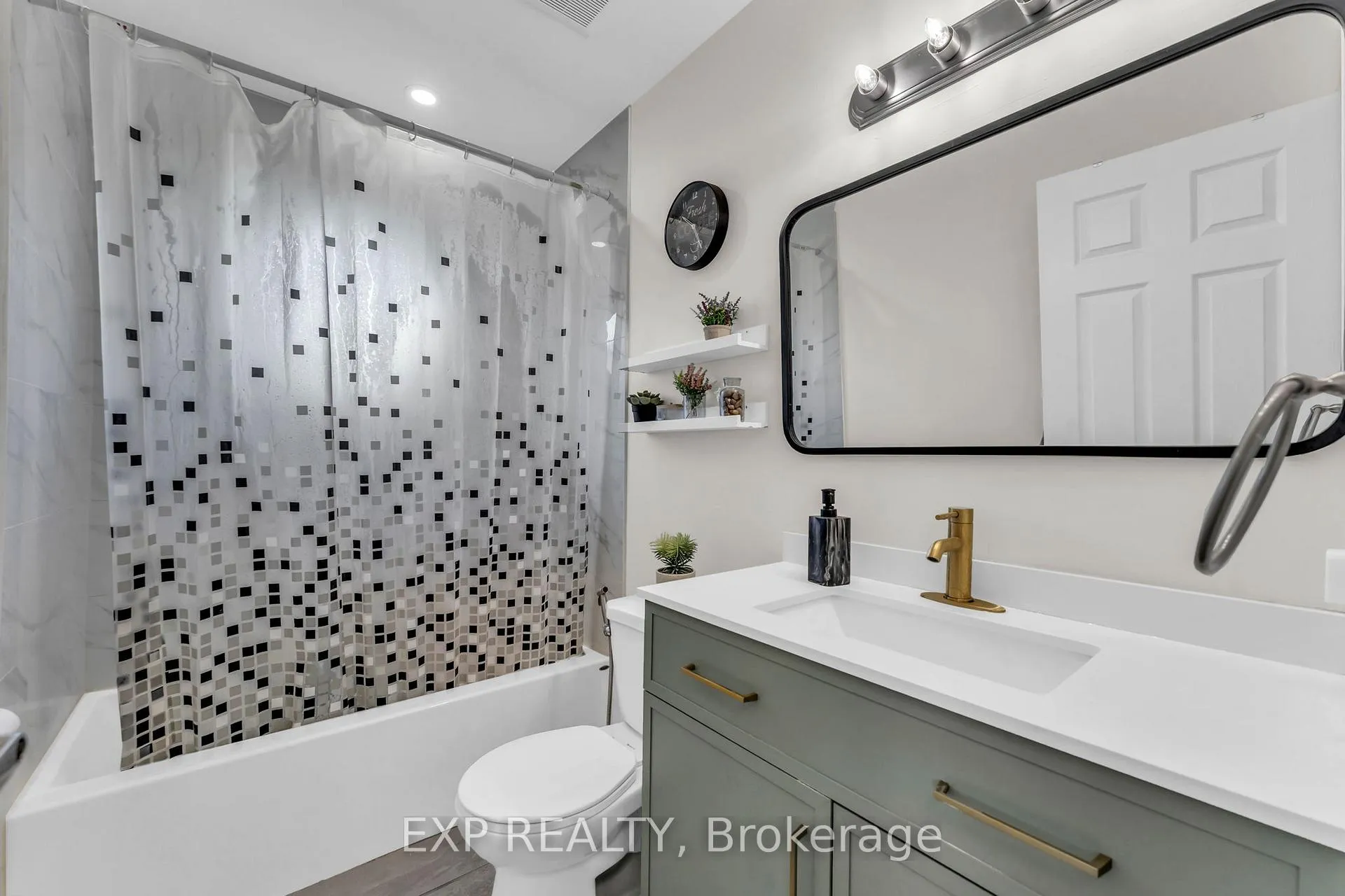 Photo 16 of 5187 Mulberry Drive, Lincoln, Beamsville — HOMEH