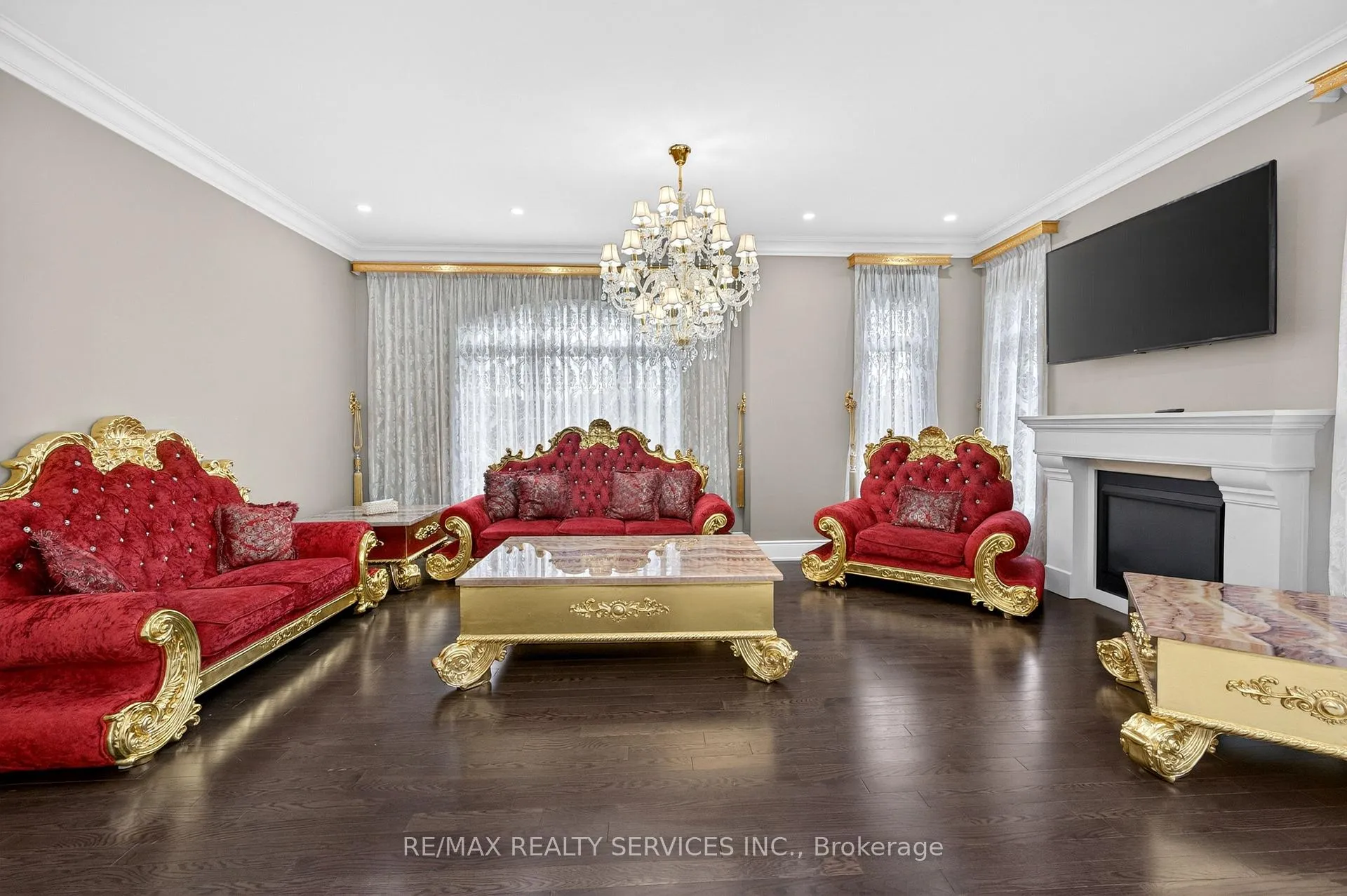 Photo 7 of 28 Pendergast Court, Brampton, Toronto Gore Rural Estate — HOMEH