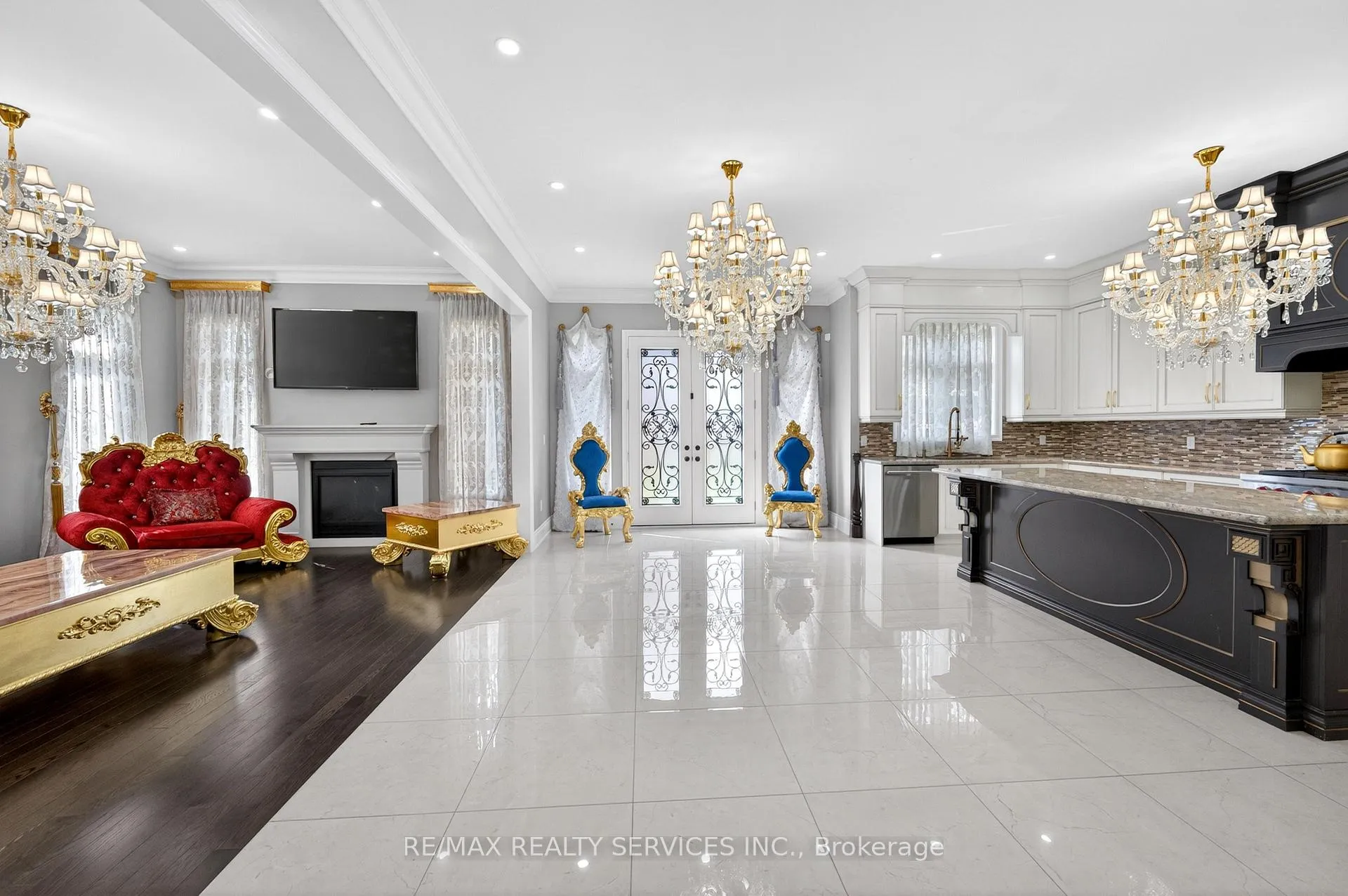 Photo 13 of 28 Pendergast Court, Brampton, Toronto Gore Rural Estate — HOMEH