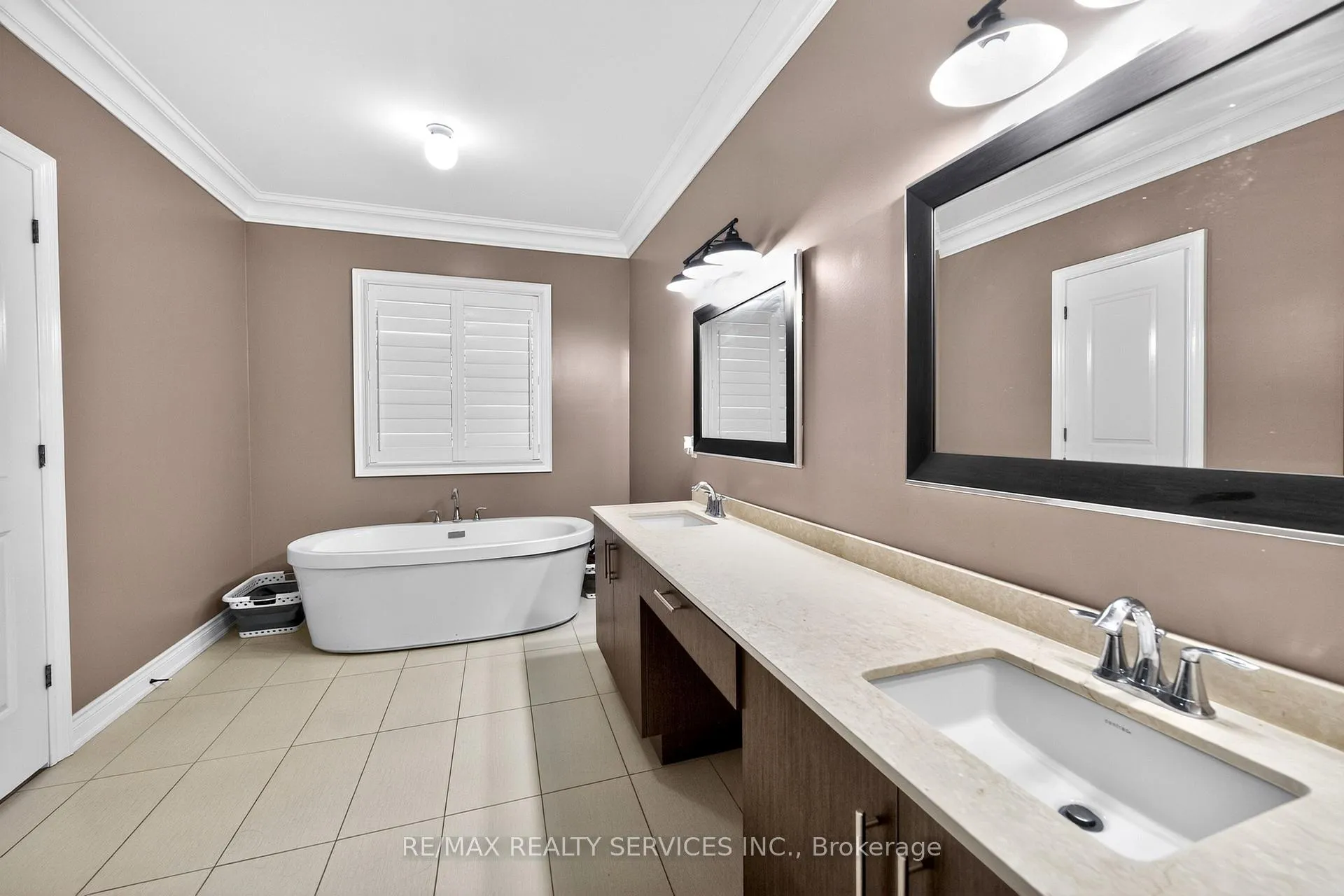 Photo 24 of 28 Pendergast Court, Brampton, Toronto Gore Rural Estate — HOMEH