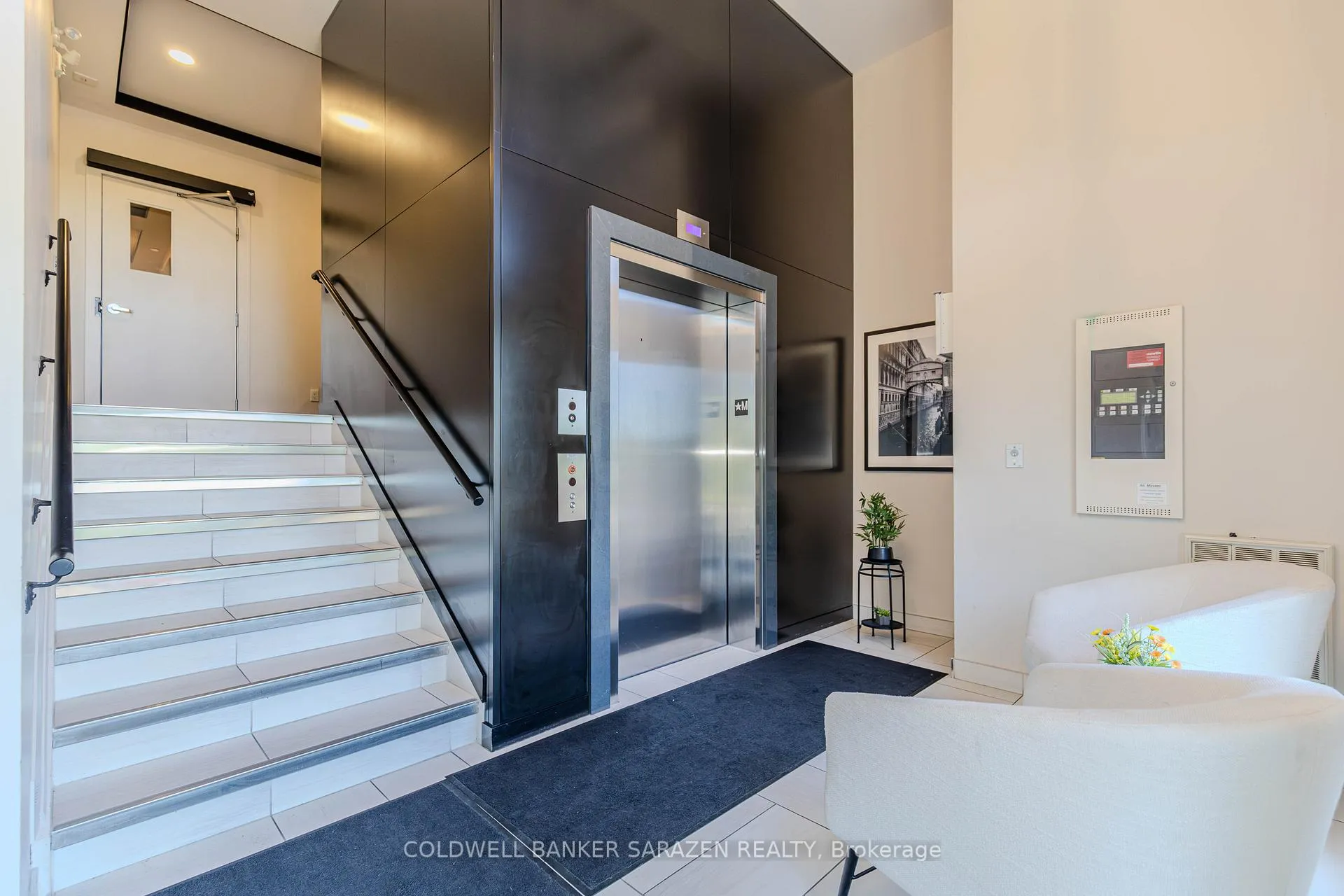 Photo 5 of Unit 201, 110 Cortile Private, Ottawa, Riverside South/Gloucester Glen — HOMEH