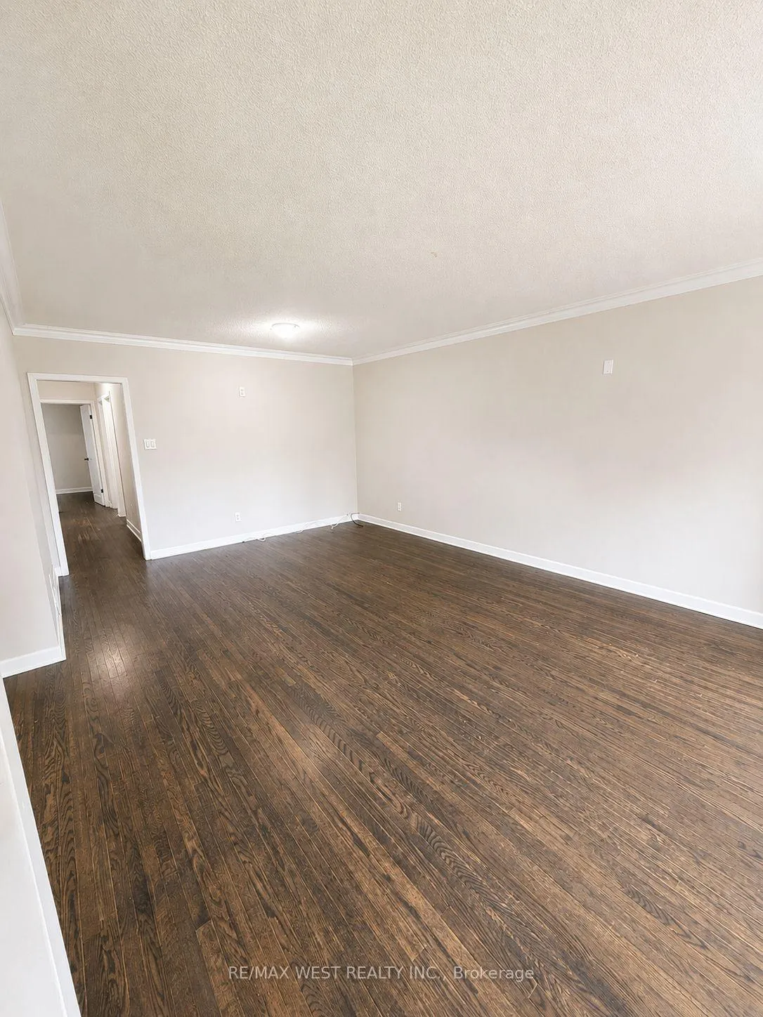 Photo 4 of Unit Main Floor, 120 Bell Drive, Whitby, Lynde Creek — HOMEH