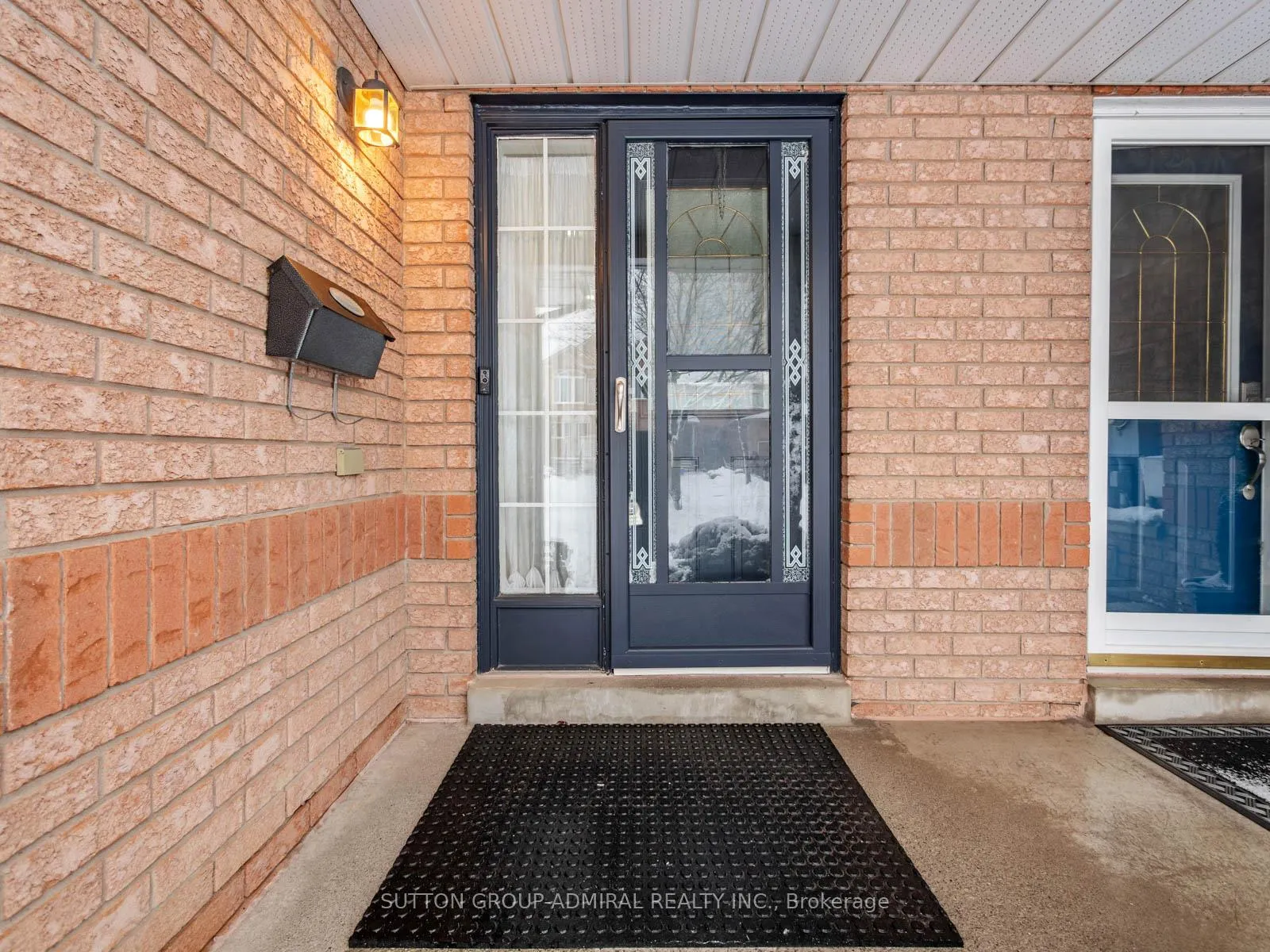 Photo 2 of 81 Parktree Drive, Vaughan, Maple — HOMEH