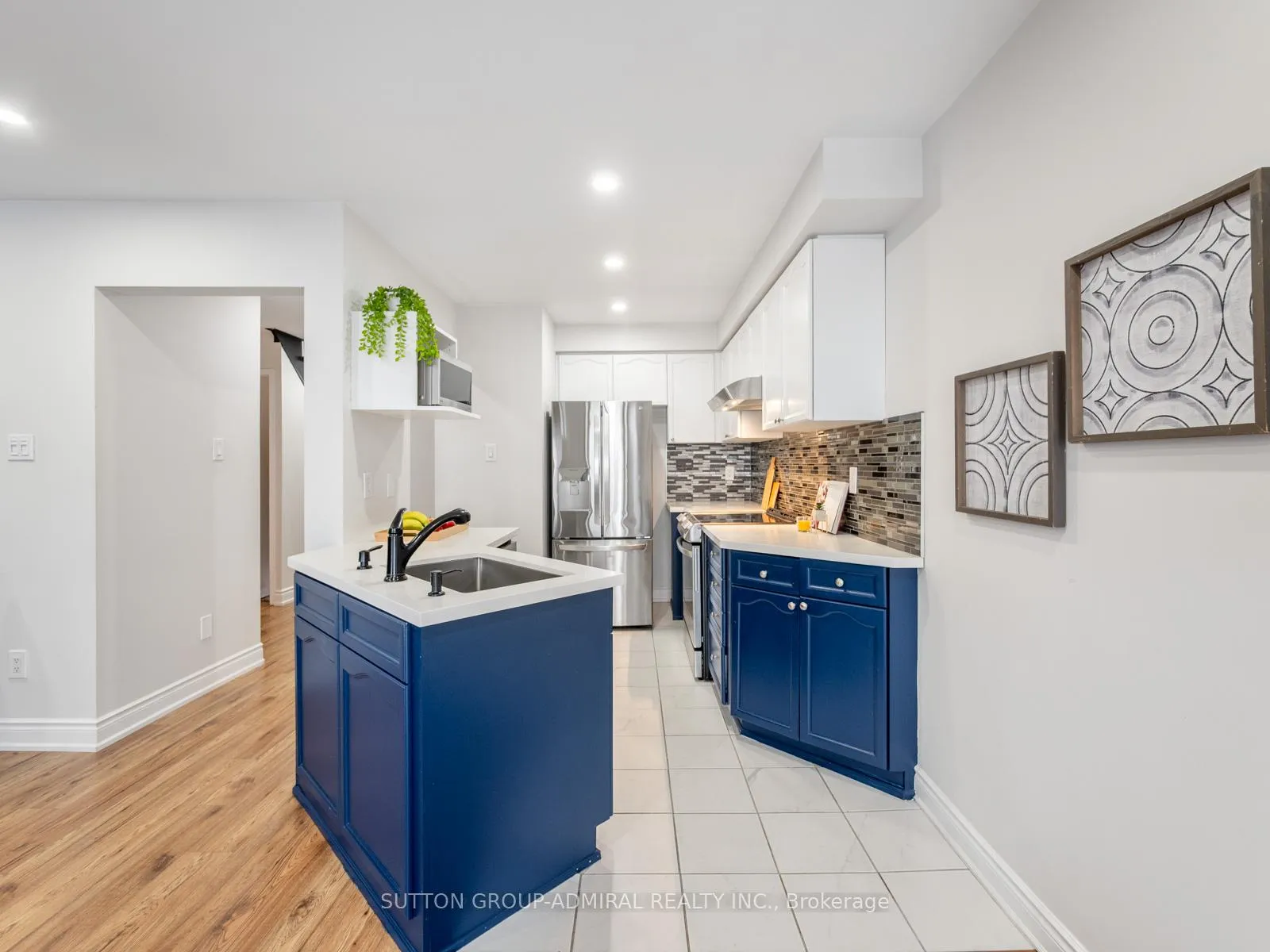Photo 7 of 81 Parktree Drive, Vaughan, Maple — HOMEH