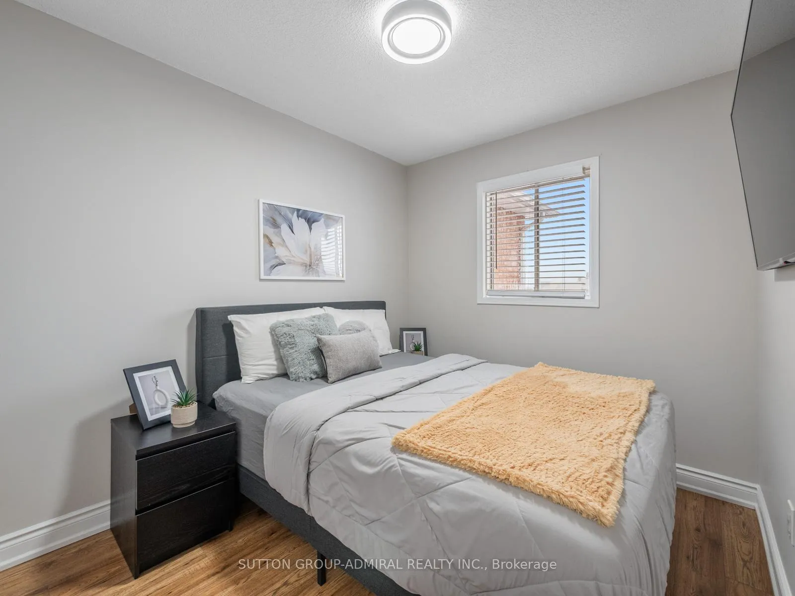 Photo 17 of 81 Parktree Drive, Vaughan, Maple — HOMEH
