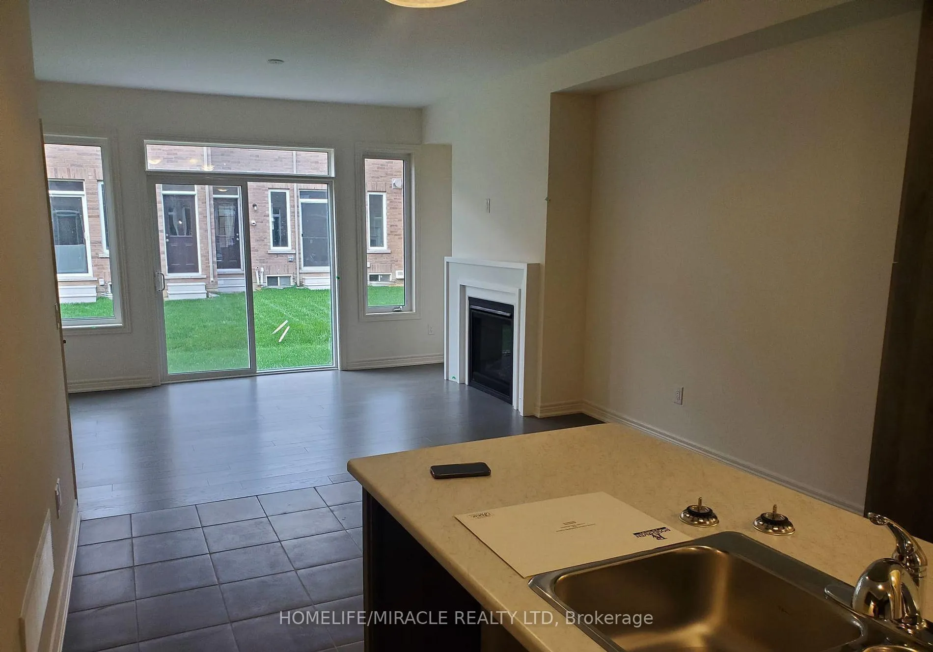 Photo 4 of 12 Gosset Road, Brampton, Brampton West — HOMEH