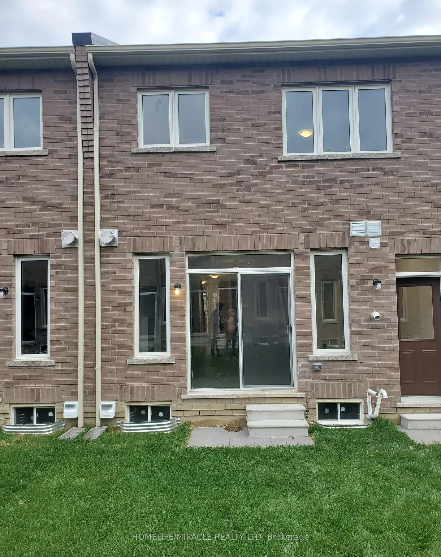 Photo 17 of 12 Gosset Road, Brampton, Brampton West — HOMEH