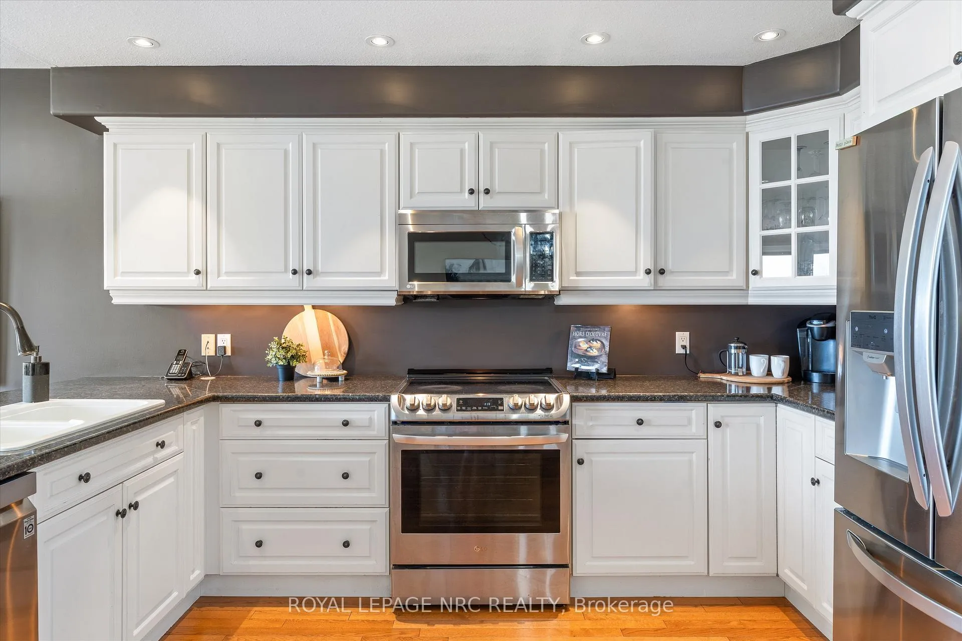 Photo 11 of Unit 50, 11 Lakeside Drive, St. Catharines, Port Weller — HOMEH