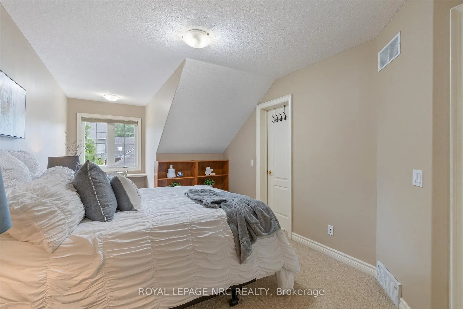 Photo 23 of Unit 50, 11 Lakeside Drive, St. Catharines, Port Weller — HOMEH