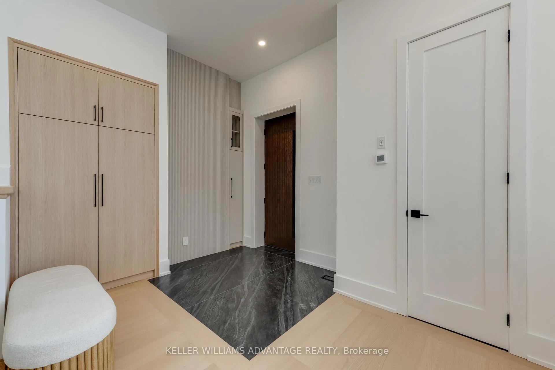 Photo 4 of 121 Durant Avenue, Toronto, East York — HOMEH