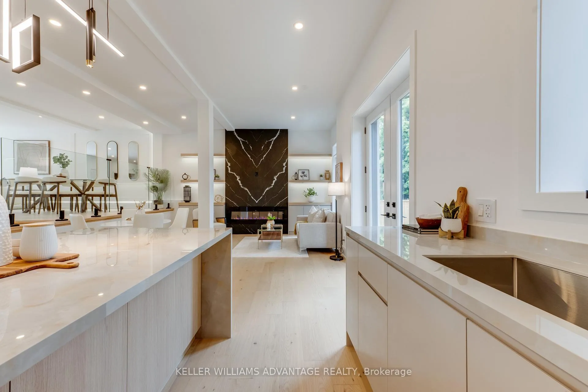 Photo 17 of 121 Durant Avenue, Toronto, East York — HOMEH