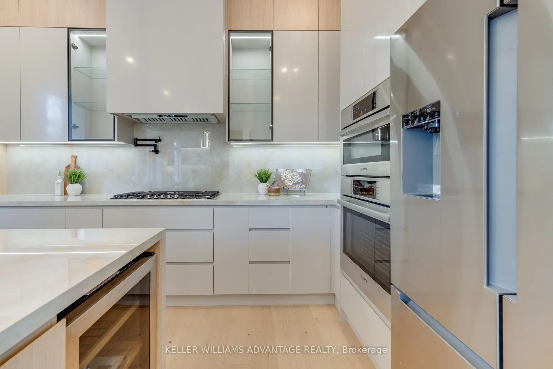 Photo 18 of 121 Durant Avenue, Toronto, East York — HOMEH