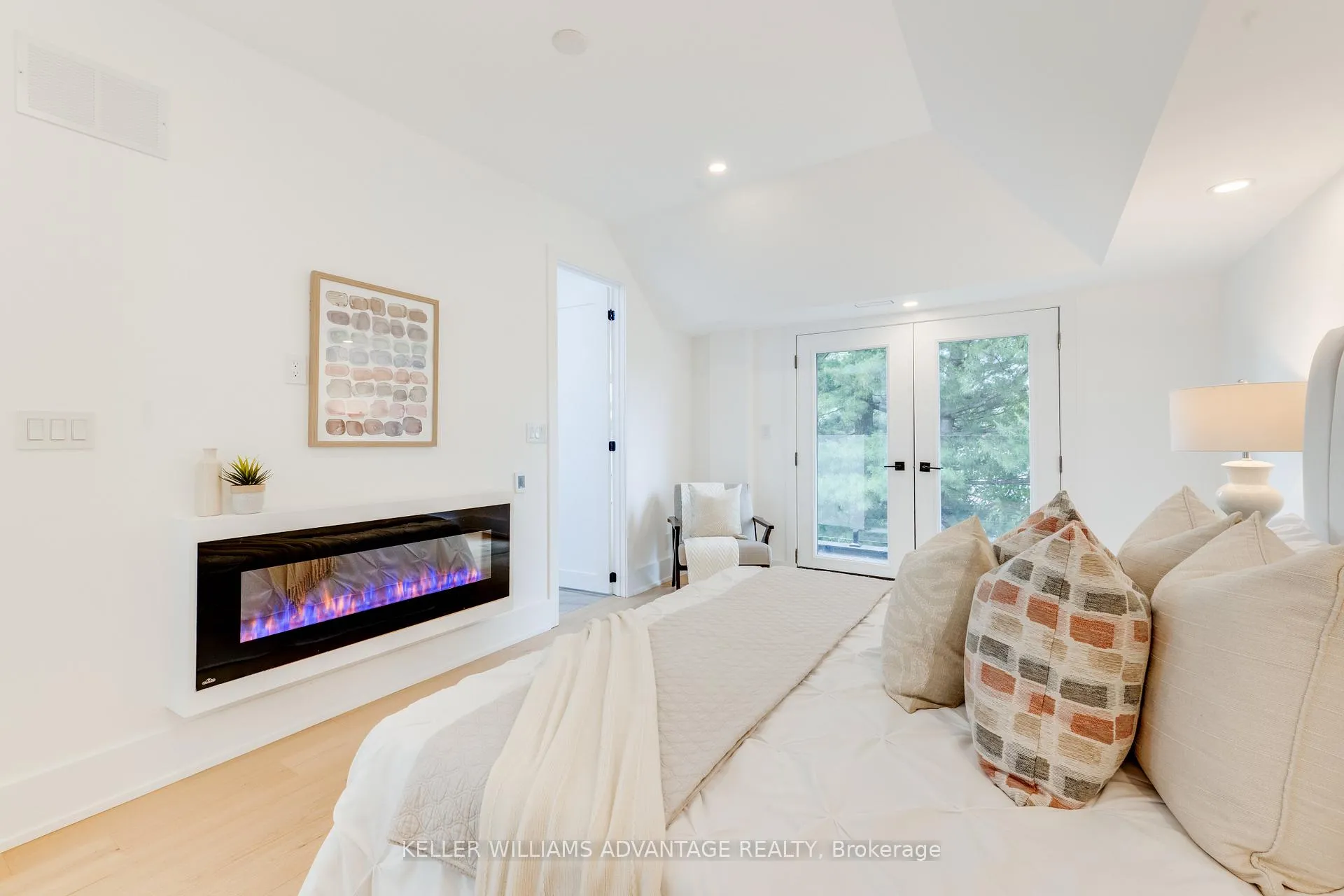 Photo 21 of 121 Durant Avenue, Toronto, East York — HOMEH