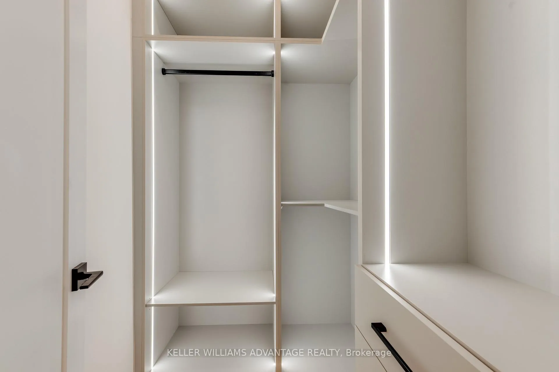 Photo 25 of 121 Durant Avenue, Toronto, East York — HOMEH