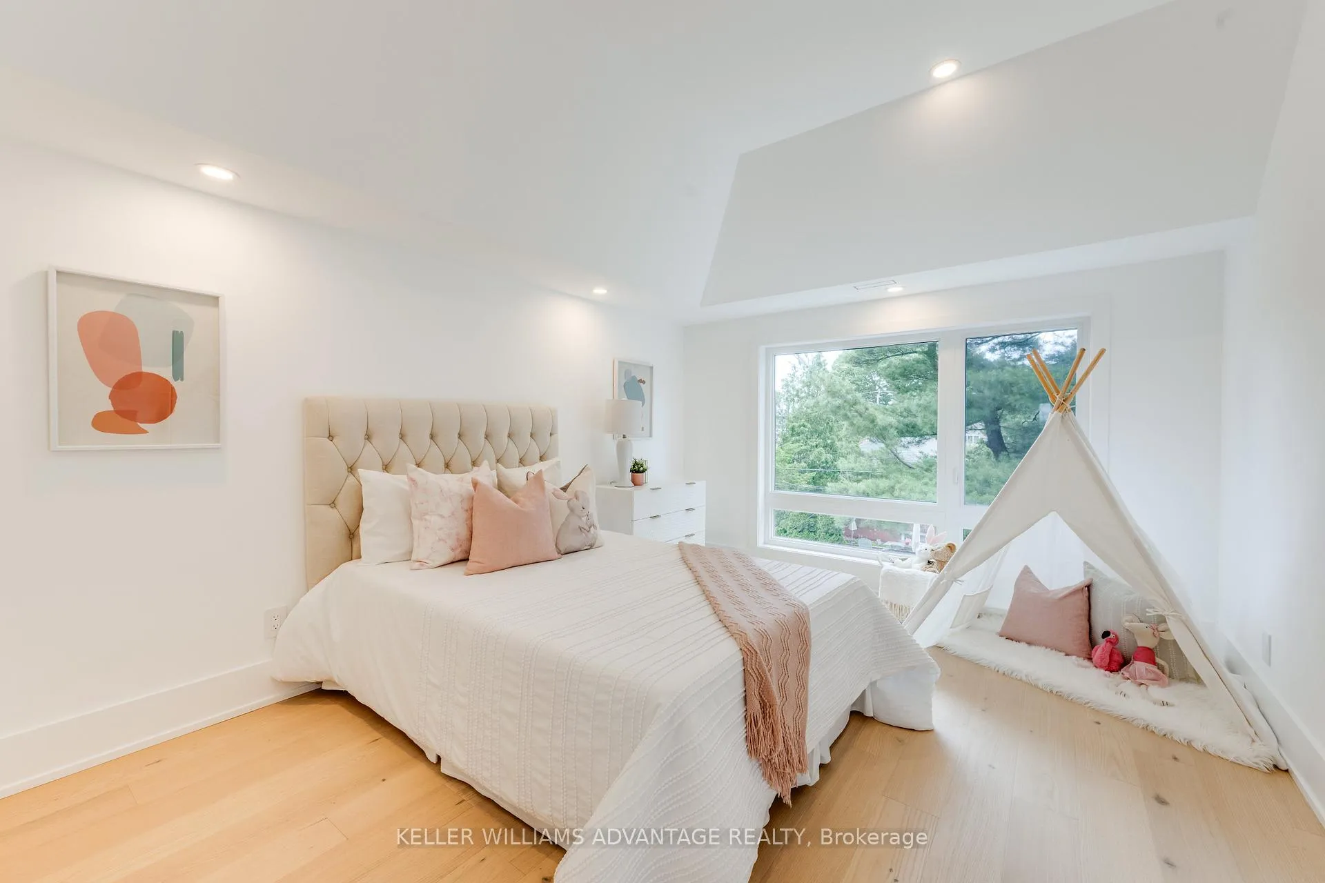 Photo 27 of 121 Durant Avenue, Toronto, East York — HOMEH