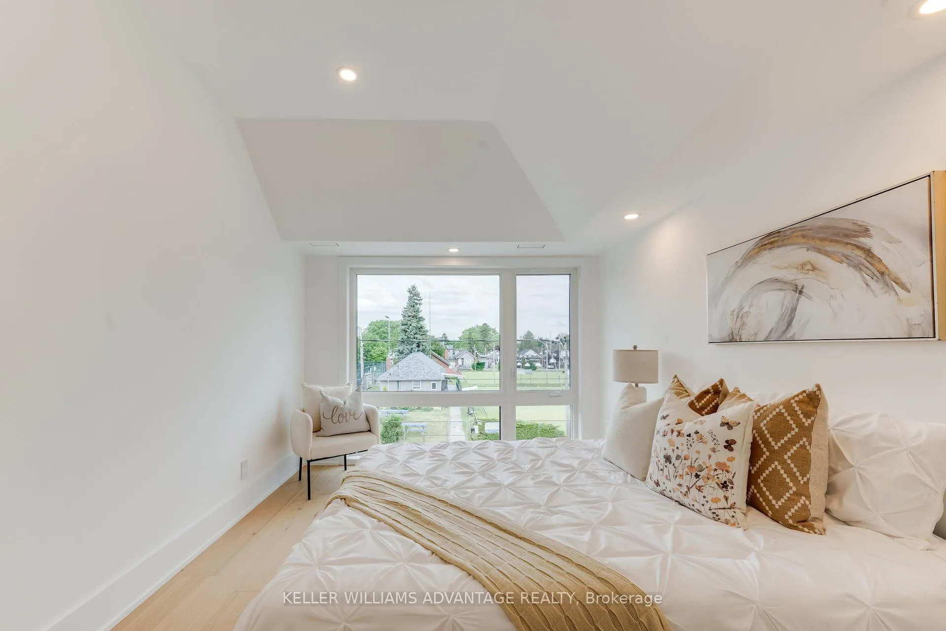 Photo 30 of 121 Durant Avenue, Toronto, East York — HOMEH