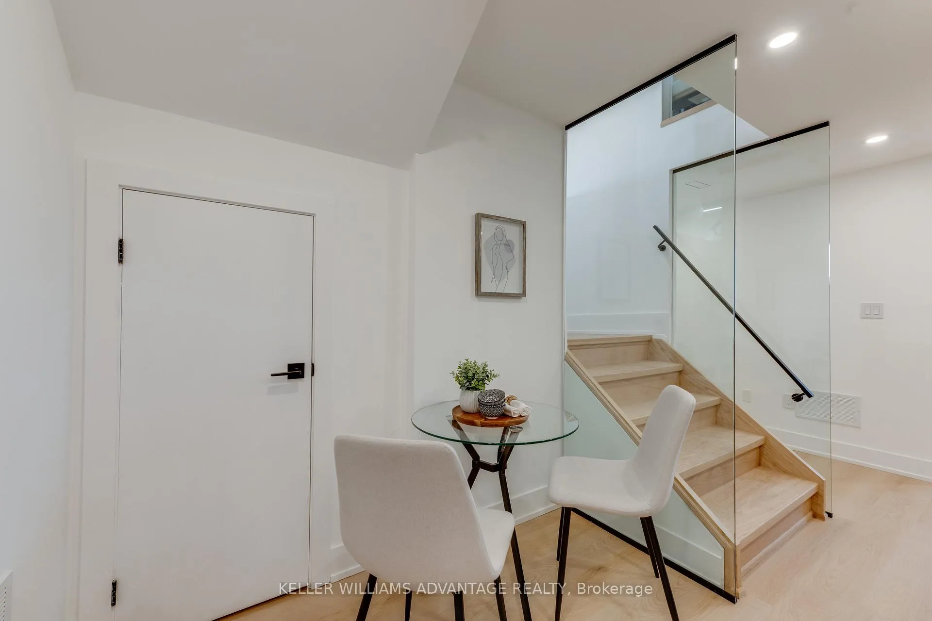 Photo 38 of 121 Durant Avenue, Toronto, East York — HOMEH