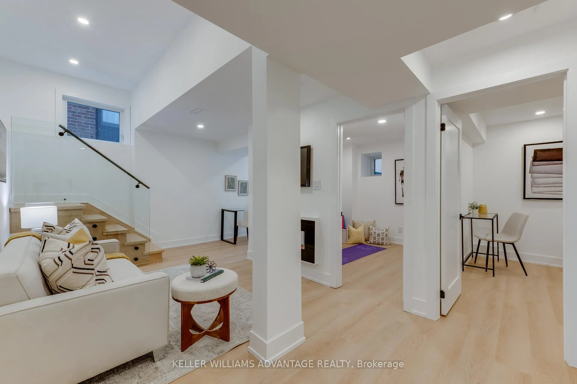 Photo 39 of 121 Durant Avenue, Toronto, East York — HOMEH