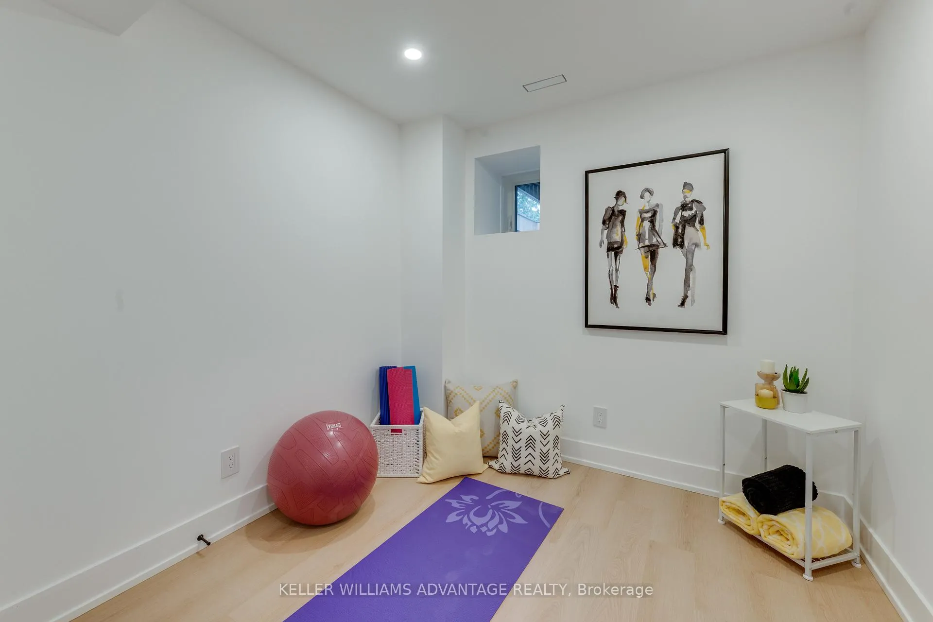Photo 42 of 121 Durant Avenue, Toronto, East York — HOMEH