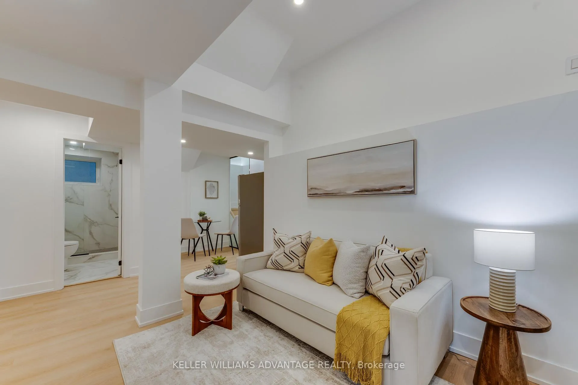 Photo 45 of 121 Durant Avenue, Toronto, East York — HOMEH