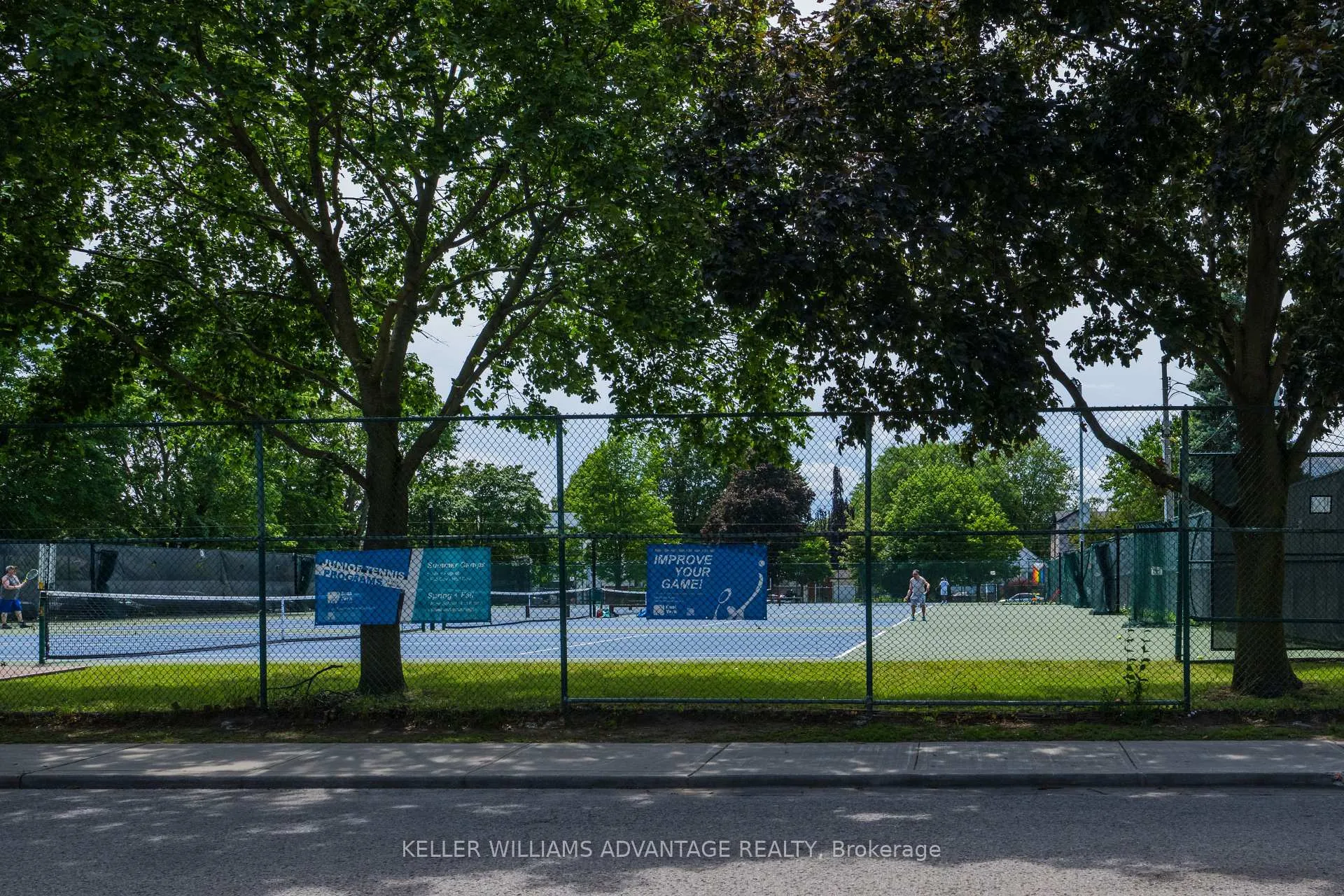 Photo 49 of 121 Durant Avenue, Toronto, East York — HOMEH