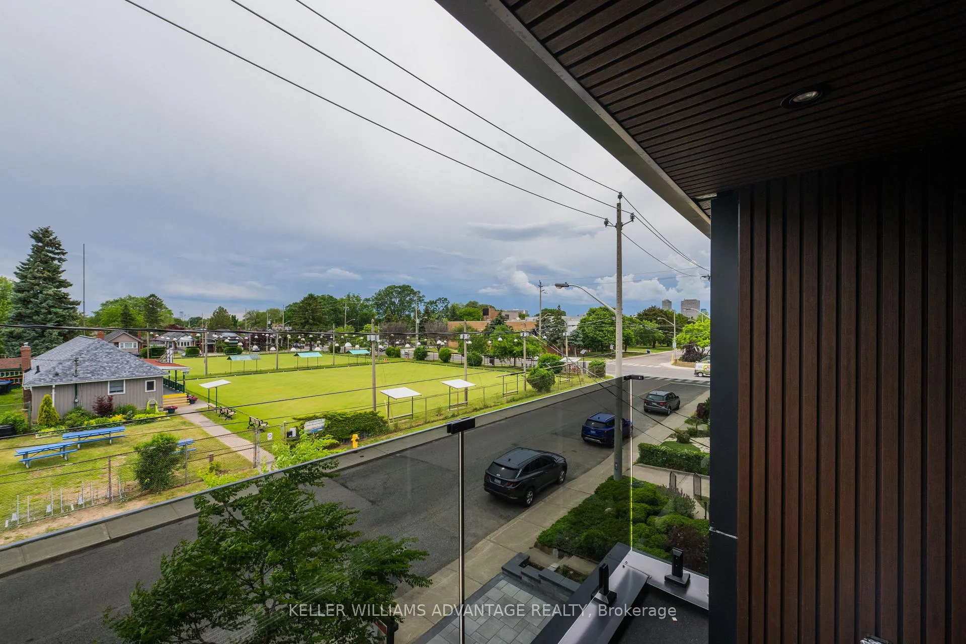 Photo 50 of 121 Durant Avenue, Toronto, East York — HOMEH