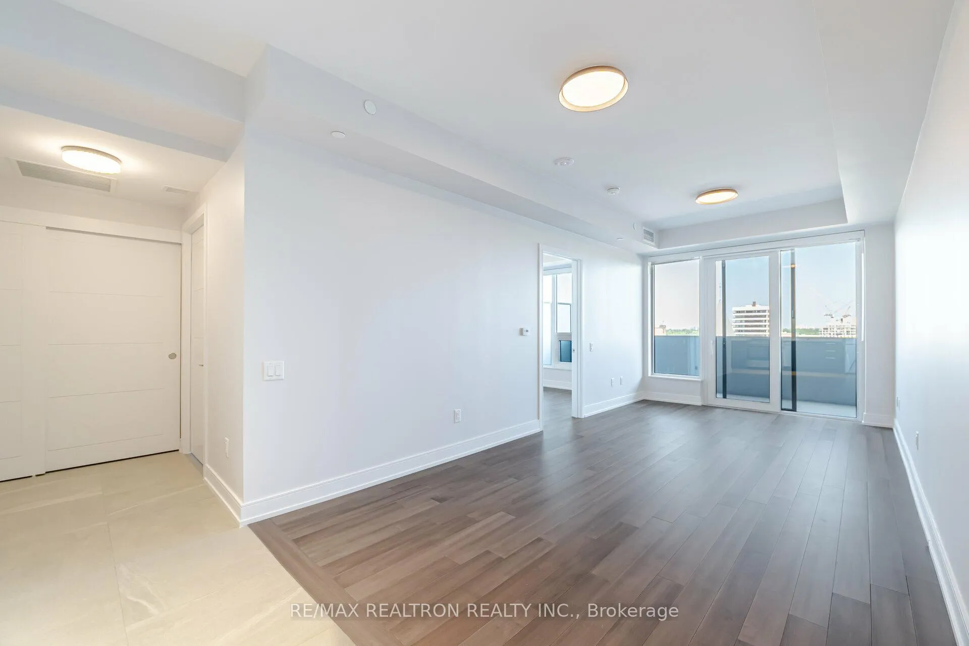 Photo 2 of Unit 811, 2525 Bathurst Street, Toronto, Forest Hill North — HOMEH