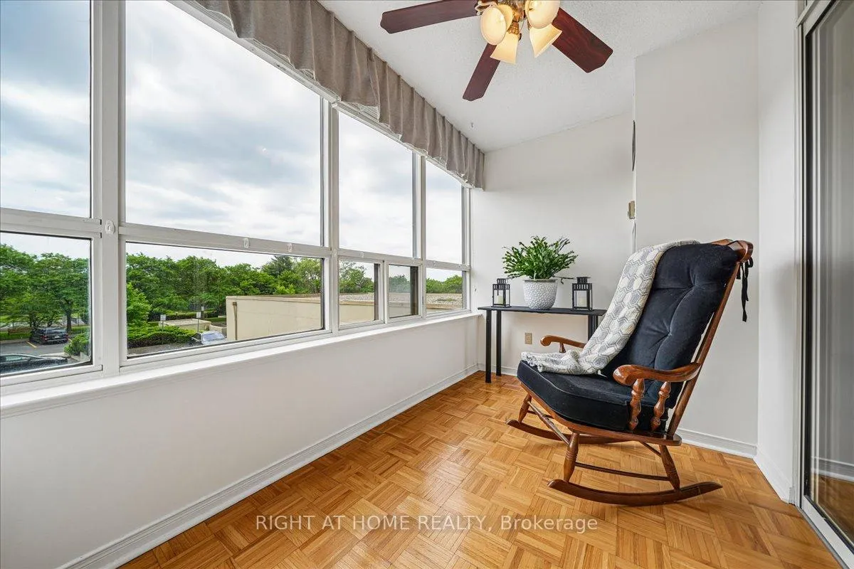 Photo 6 of Unit 210, 400 Webb Drive, Mississauga, City Centre — HOMEH
