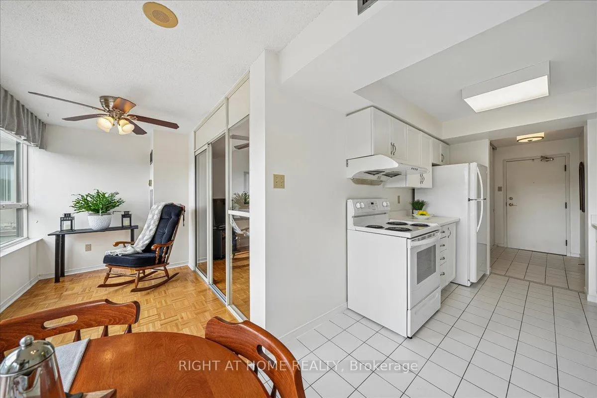 Photo 7 of Unit 210, 400 Webb Drive, Mississauga, City Centre — HOMEH