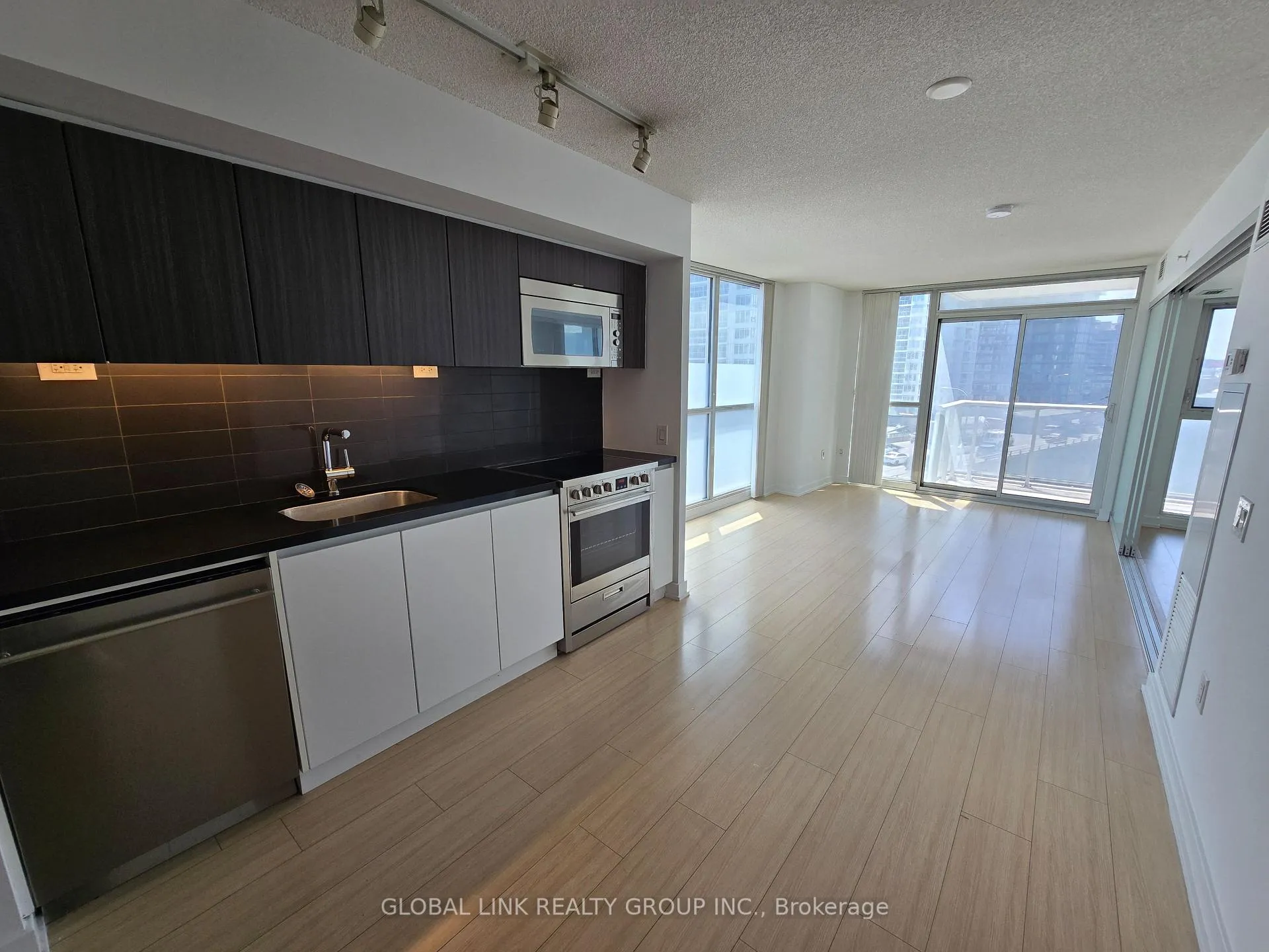 Photo 1 of Unit 808, 75 Queens Wharf Road, Toronto, Waterfront Communities — HOMEH
