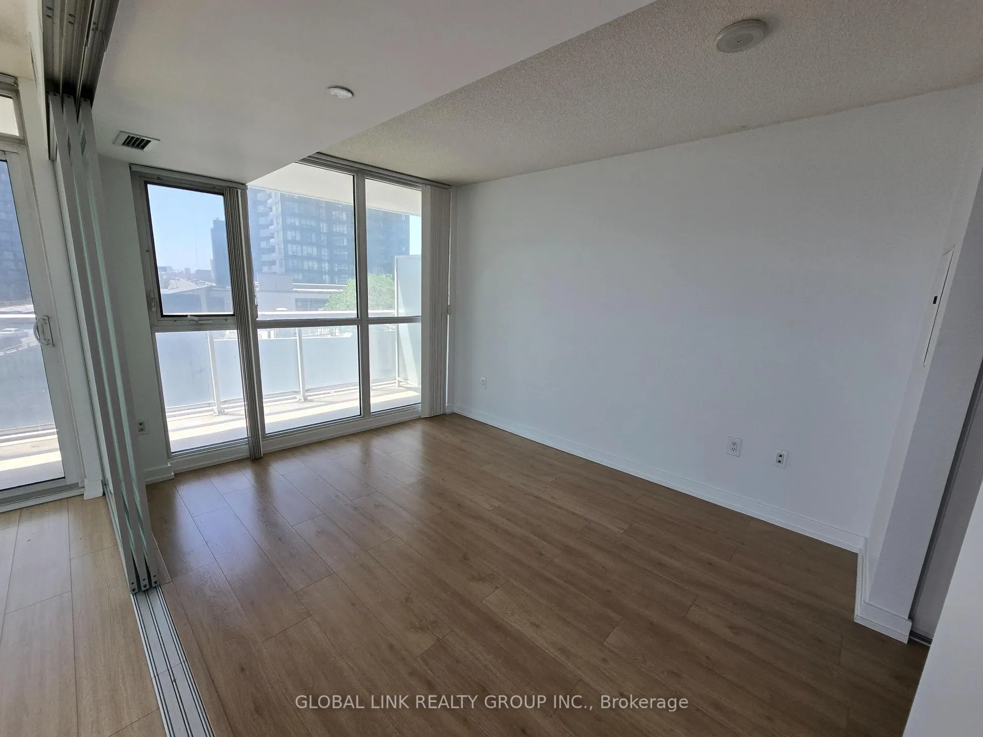 Photo 10 of Unit 808, 75 Queens Wharf Road, Toronto, Waterfront Communities — HOMEH