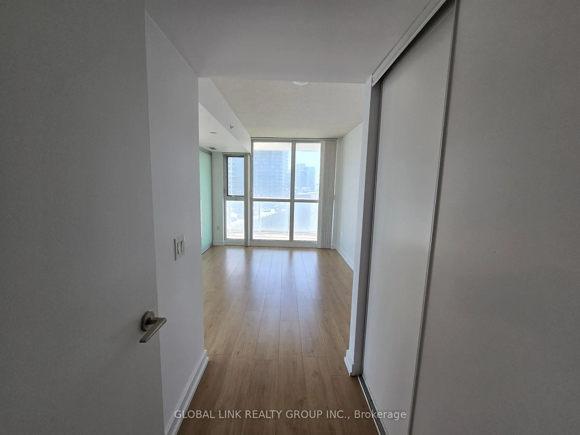 Photo 11 of Unit 808, 75 Queens Wharf Road, Toronto, Waterfront Communities — HOMEH