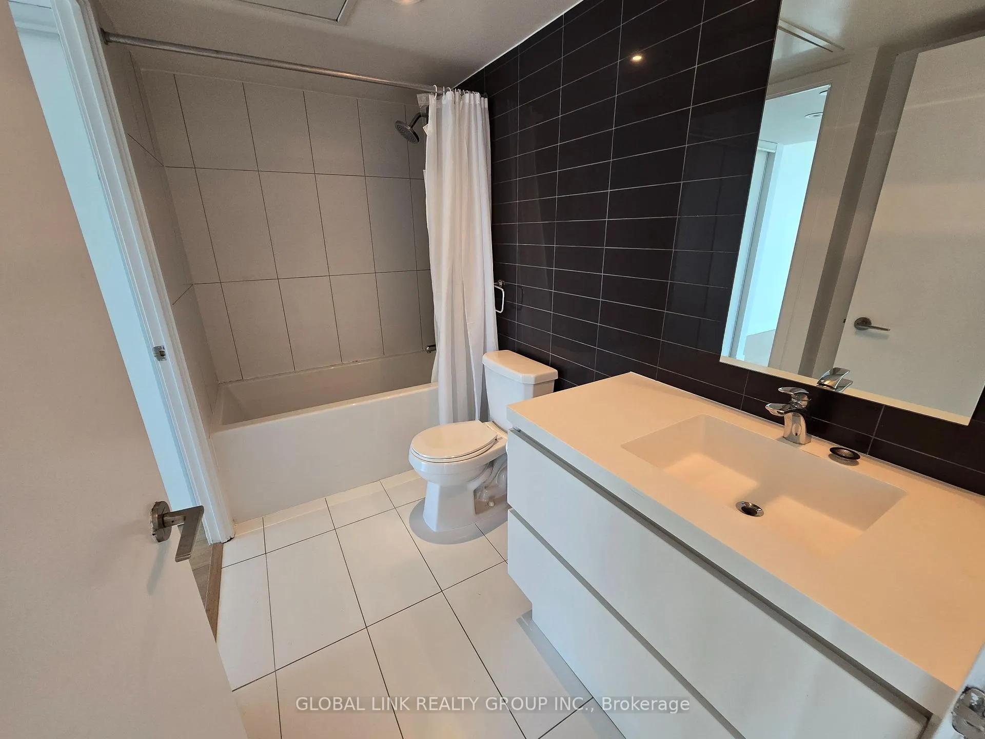 Photo 12 of Unit 808, 75 Queens Wharf Road, Toronto, Waterfront Communities — HOMEH