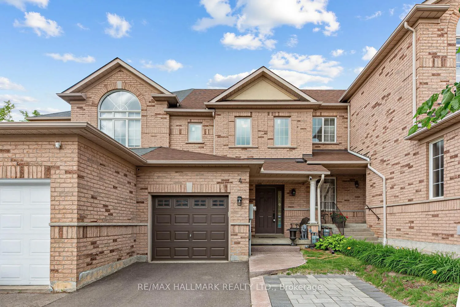 Photo 1 of 4 Debonair Street, Richmond Hill, Westbrook — HOMEH