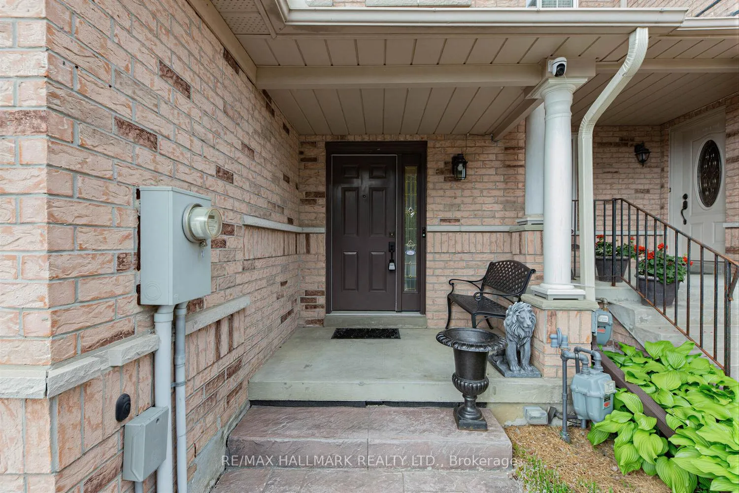 Photo 2 of 4 Debonair Street, Richmond Hill, Westbrook — HOMEH