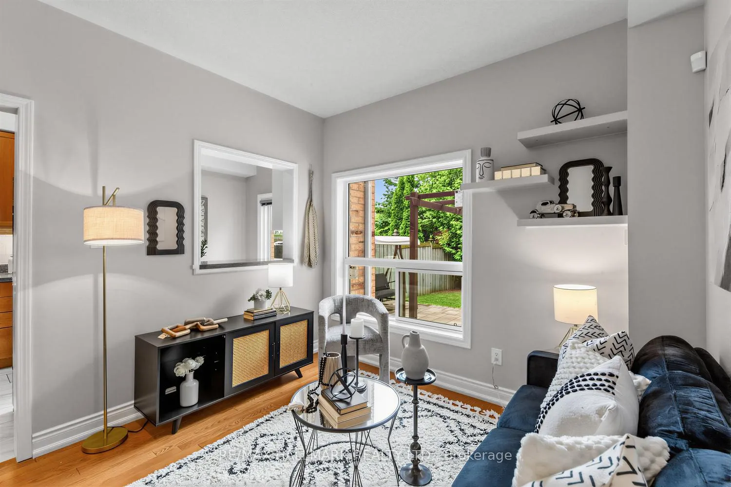 Photo 6 of 4 Debonair Street, Richmond Hill, Westbrook — HOMEH